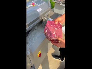 Тонкая нарезка мяса необходима для его реализации на полках магазинов.  Только современные аппараты по нарезке могут... (видео)