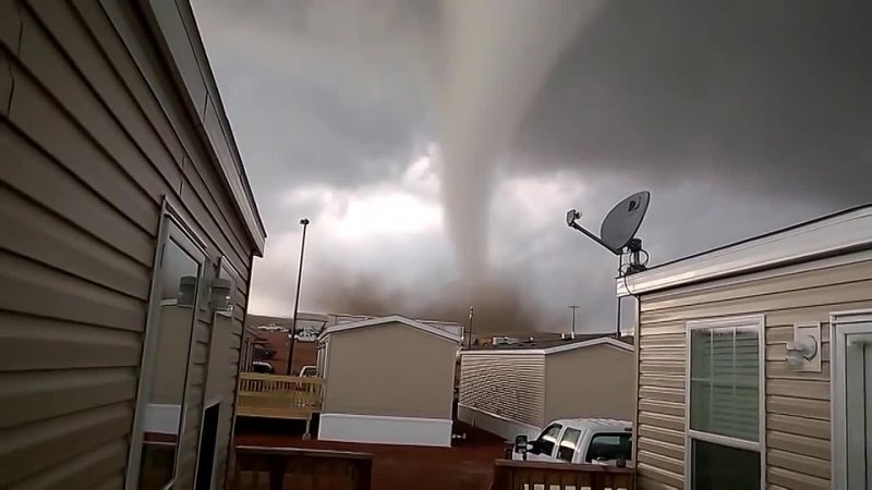 Dramatic  Tornado (North Dakota)