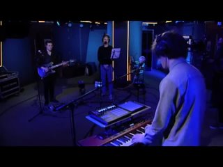 London Grammar - Wrecking Ball in the Live Lounge