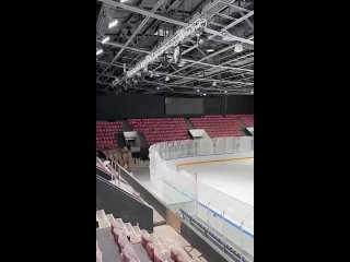 В Ростове близится к завершению реконструкция знаменитого Дворца спорта. Уже залили лед для зимних видов спорта.... (видео)