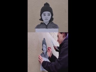 На улицах Парижа во Франции команда людей наклеивали плакаты с ребёнком, фоткали их и сделали вот такую анимацию. ... (видео)