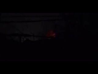 🔥 Мощные взрывы в Краматорске    Кадры прилёта и пожара в Краматорске после прилётов   Местные жители сообщают о... (видео)