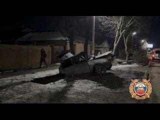 Жесткое ДТП произошло под Ростовом  В Батайске вчера вечером в результате аварии пострадали 20-летний водитель «ВАЗ... (видео)