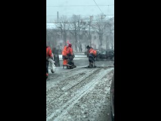 Как обычно в России пилят бабло. Предлагали же финики сделать все дороги с гарантией на 25 лет. Естественно отказали.... - Генрих Полянский