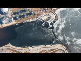 Камера на башне "Лахта-Центра" несколько дней подряд наблюдала, как солнце уничтожает лед в Невской губе.   "Каждый... (видео)