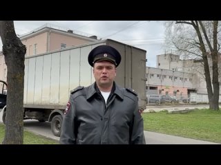 Сегодня в 14:05 у дома 16 по бульвару Трудящихся в городе Колпино 40-летний водитель на автомобиле «Газ», двигаясь... (видео)