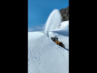 Техника которая ПОМОГАЕТ спасать ТЫСЯЧИ жизней 🚜💪 (видео)