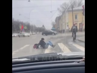 💁♂ Петербуржец поймал дзен кота прямо на переходе.    На одном из пешеходных в городе мужчина неожиданно превратился... (видео)