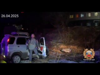 Не смог уйти от погони и достал пистолет: На Камчатке автоугонщик устроил перестрелку с патрулем автоинспекции ... (видео)