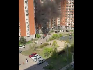 В Балашихе взорвался автомобиль во дворе жилого дома — есть погибшие.18+    В подмосковной Балашихе во дворе жилого... (видео)