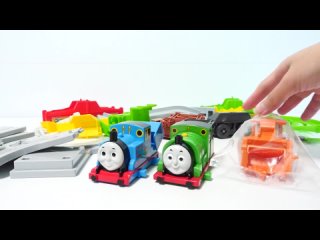 Паровозики для детей! Игрушечный паровозик Thomas & Friends train! Большой набор  погрузчика