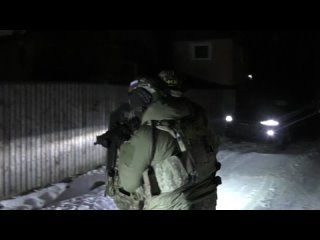 🚨 Нейтрализован террорист, готовивший теракты в подмосковной синагоге и московском метро, — ФСБ.    Исламист... (видео)