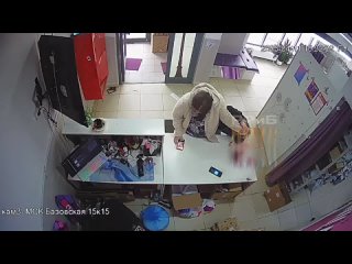 🤦♂️Девушка напала на сотрудницу пункта выдачи заказов из-за отмененного ею же заказа.   В результате ударов у... (видео)