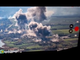 💣🔥  «Стопроцентное уничтожение цели». Российские "умные" бомбы стали еще точнее    Русские бомбардировщики в зоне СВО... (видео)