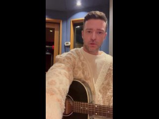 Начинаем понедельник вместе с классным Джастином Тимберлейком 💫  Напоминаем, что у тебя есть шанс услышать артиста... (видео)