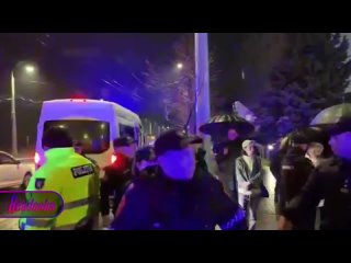 В Молдавии задержали главу Гагаузии Гуцул — гонения на автономию продолжаются    Главу Гагаузской автономии в составе... (видео)