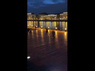 🕺 В Парке Горького стартовал сезон вечерних танцев на свежем воздухе.  Теперь москвичи и туристы смогут проводить... (видео)