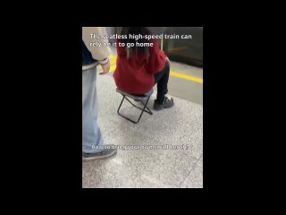 В дальних переездах необходимо иногда присесть, чтобы дать ногам отдохнуть, но не всегда для этого бывает возможность. ... (видео)