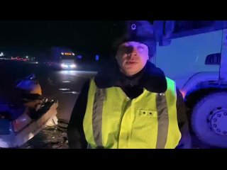 Женщина погибла в ДТП с грузовиком под Новосибирском   Смертельная авария случилась 19 часов 6 марта в Искитимском... (видео)