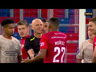 Боже он задел то по касательной еле еле, этот уже зажался так, будто ему с кулака прилетело - Александр Щербаткин