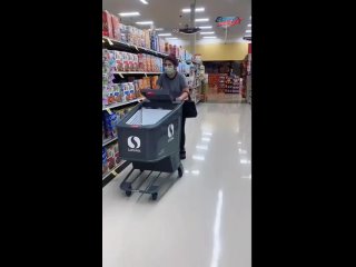 У нас десять тележек, но работает только одна. Пятерочка. - Олег Исаев