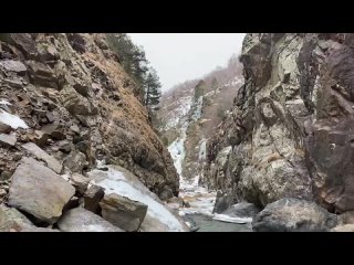 🏔В Северной Осетии пропали двое туристов после схода лавины    35-летний Владимир Емельянов и 24-летний Данил Кадымов... (видео)