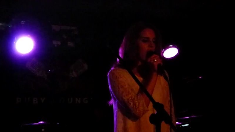 Lana Del Rey Blue Jeans ( Live Ruby Lounge