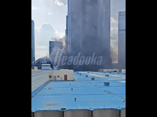 ❗️Причиной пожара в «Афимолле» стал автомобиль    Об этом пишет ряд источников — тачка находилась на парковке и, судя... (видео)