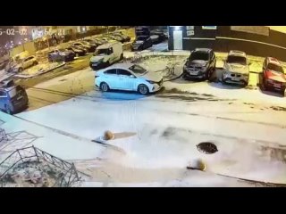 2 февраля в 05:52 два наряда Росгвардии оперативно прибыли к апарт-отелю, где сработала тревожная сигнализация. В холле... (видео)