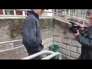 Стендап-комика Нурлана Сабурова задержали в аэропорту Шереметьево  Известный участник "ЧБД?" превысил разрешённый срок... (видео)