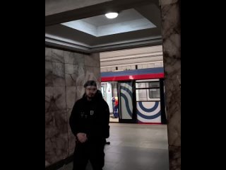 Человек упал на пути на станции метро «Белорусская»   Как рассказали Readovka пассажиры, на станции московского метро... (видео)