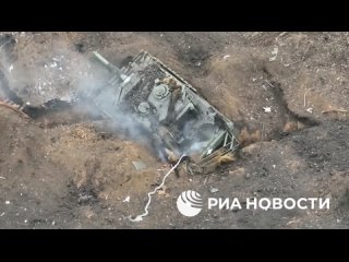 Бойцы группировки войск "Центр" сожгли украинский танк Leopard FPV-дронами на Красноармейском направлении, сообщили в... (видео)