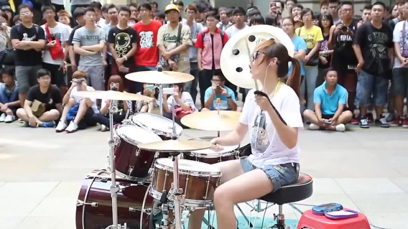 Amazing Girl Drummer Does BIGBANG - Fantastic Baby Street Performance