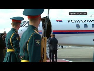 Председатель КНР Си Цзиньпин и президент Сербии Александр Вучич прибыли в Москву на празднование юбилея Победы    В... (видео)