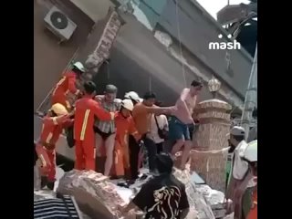 Землетрясение в Мьянме стало самым крупным за столетнюю историю страны. В столице и крупных городах объявили режим ЧС,... (видео)