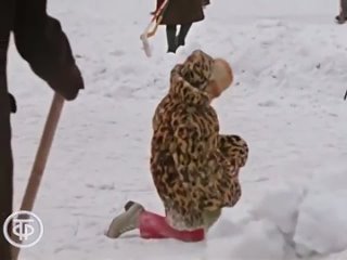Маленькие москвичи на льду, 1980 год (видео)
