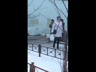 Эти катки около любой водосточной трубы, например, на наб.р. Фонтанки. - Алексей Горячёв