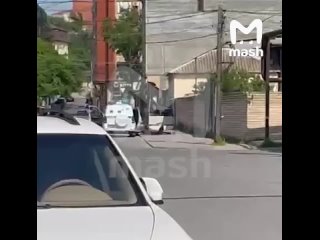 Полицейский убит в результате стрельбы в Махачкале. 30-летний мужчина открыл огонь из автомата на улице Керимова.   ... (видео)