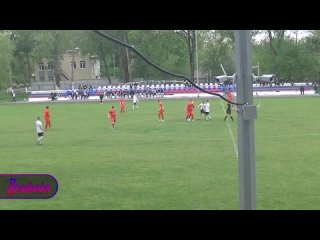 Футбольный матч за первенство в Брянской области плавно перешел от ударов ногой по мячу к хукам по лицу судьи    В... (видео)