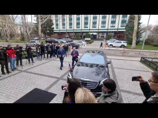 UPD: МИД Молдавии объявил троих сотрудников посольства РФ персонами нон грата: https://vk.cc/cKnr4B  Посол РФ Олег... (видео)