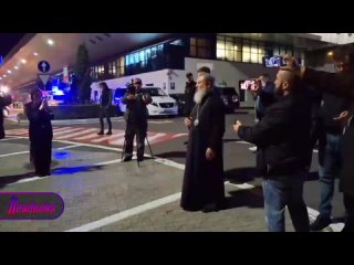 Архиепископа Молдавской митрополии второй день не выпускают за Благодатным огнем в Иерусалим — прорумынская... (видео)