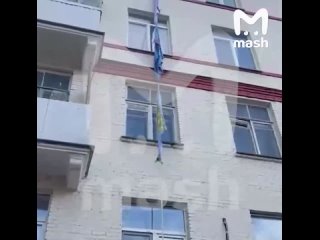 Инвалид пыталась сбежать от семьи по простыням и сорвалась с пятого этажа в Москве. Сейчас 45-летняя женщина в... (видео)