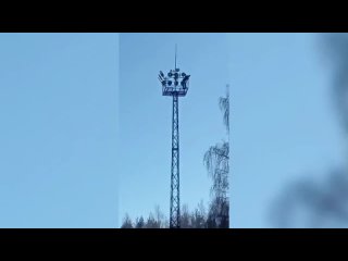 Неадекват передумал прыгать с вышки, когда ему принесли попить  Инцидент произошёл днём на газонаполнительной станции в... (видео)