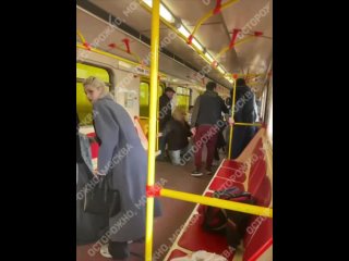 61-летняя Наталья Медведева, бывший фотокорреспондент, пережившая трагические события в Будённовске в 1995 году,... (видео)