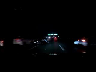 Темно? Плохая видимость? Поддам-ка я газку. Я же на КАДе, там меньше 130 км/ч ездить стрëмно! 🙃 😐 - Ирина Лагутина