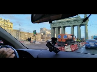 Ну ремонтируют дорогу, или по колдобинам ехать приятнее было? - Владимир Рябцев