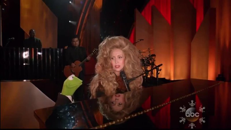 Kermit and Lady Gaga Gypsy ( Lady Gaga and The Muppets Holiday