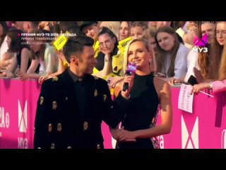 Премия МУЗ-ТВ 2025: Полина Гагарина на ковровой дорожке
