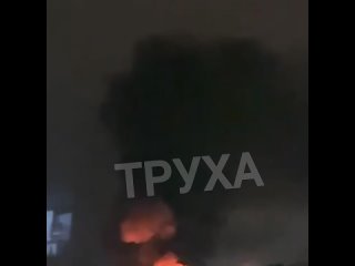 🔥В КИЕВЕ ПОЛЫХАЮТ СКЛАДЫ  В Киеве после взрывов горят склады с вооружением.    Кличко сообщил о  пожаре в складских... (видео)