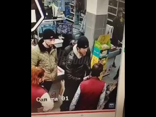 В Мурино бородач отпинал собаку и побил ее хозяйку из-за того, что девушка пришла в магазин с животным — в возбуждении... (видео)